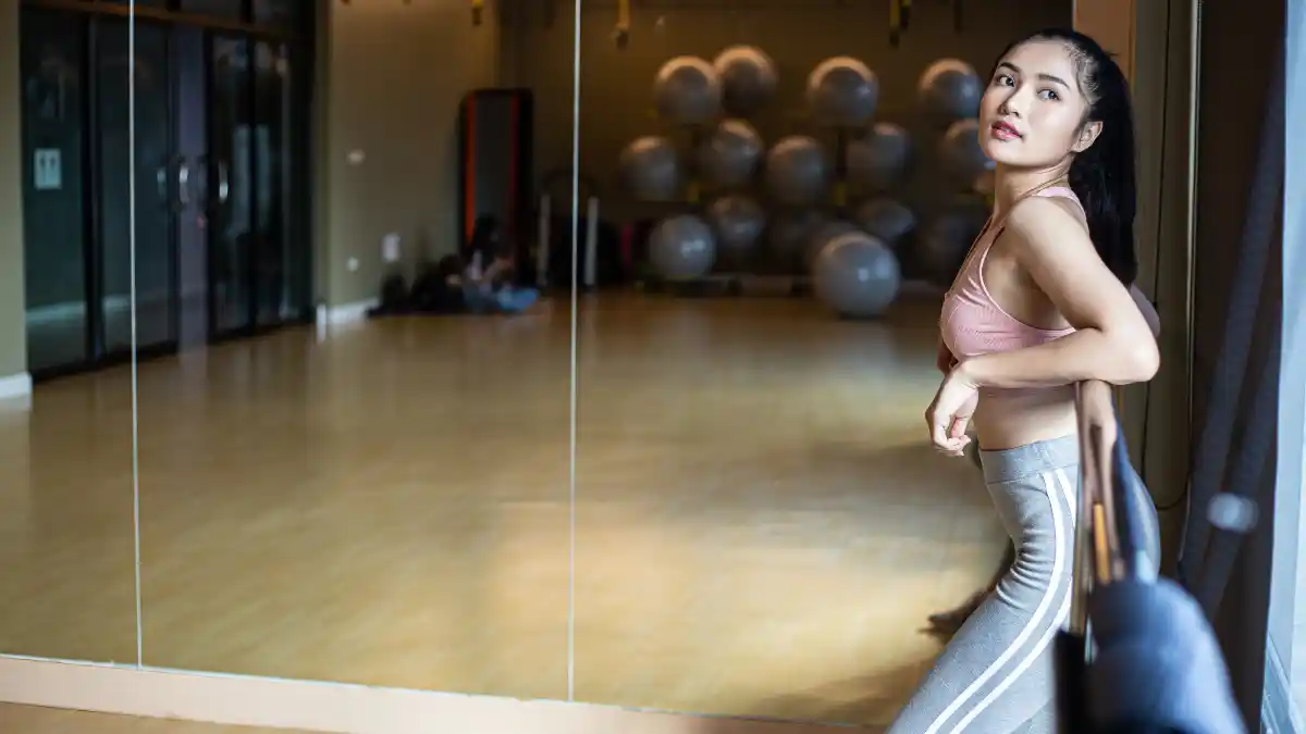 27+ Home Gym Mirror Wall Ideas That Motivate Movement
